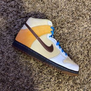 Nike dunk high Vegas Gold/ Bison White size 8.5 men’s